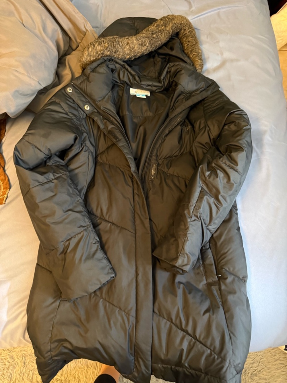 Columbia Black Long Puffer Coat with Faux-Fur Trim Hood